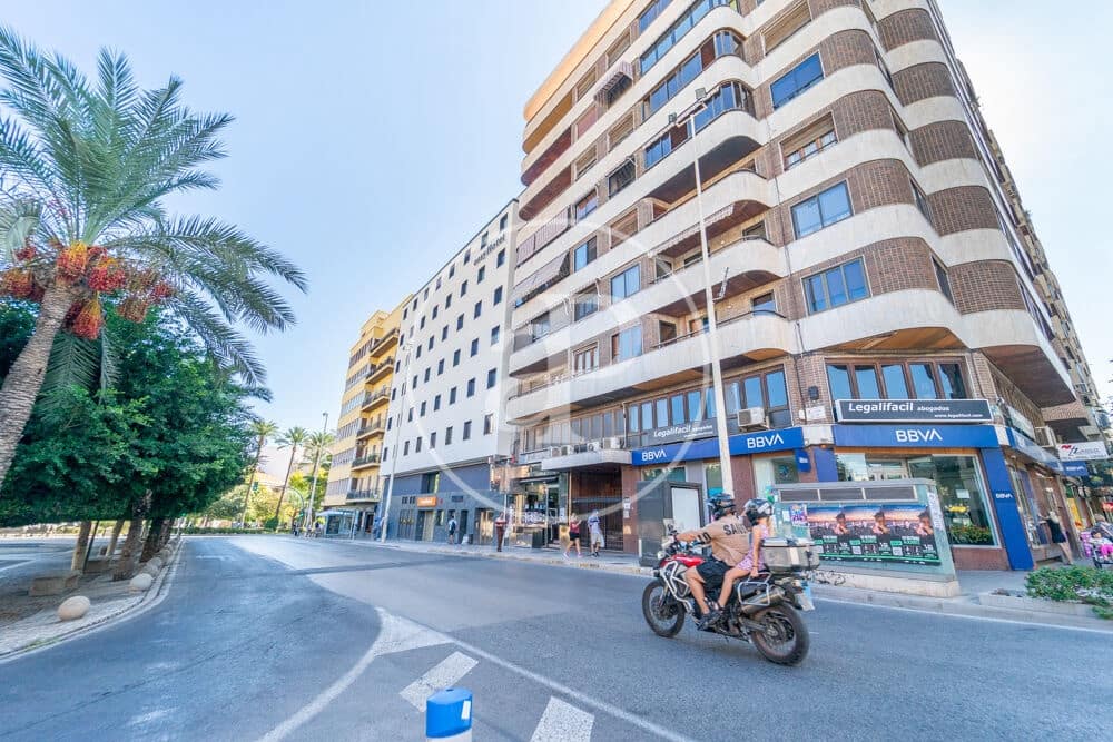 27 bedroom Apartment for sale in Alicante / Alacant city - € 1,850,000 (Ref: 10109640)