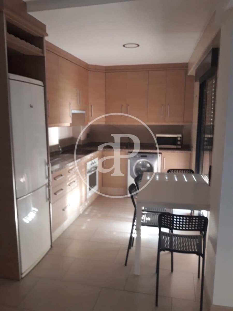 2 bedroom Apartment for rent in Arenales del Sol - € 850 (Ref: 10109642)