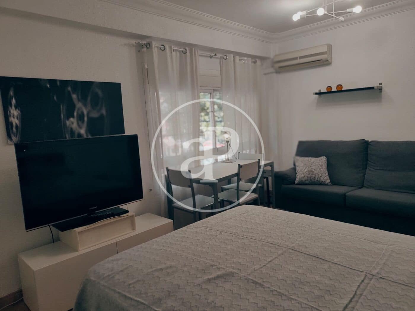 2 bedroom Apartment for rent in Valencia city - € 1,400 (Ref: 10115752)