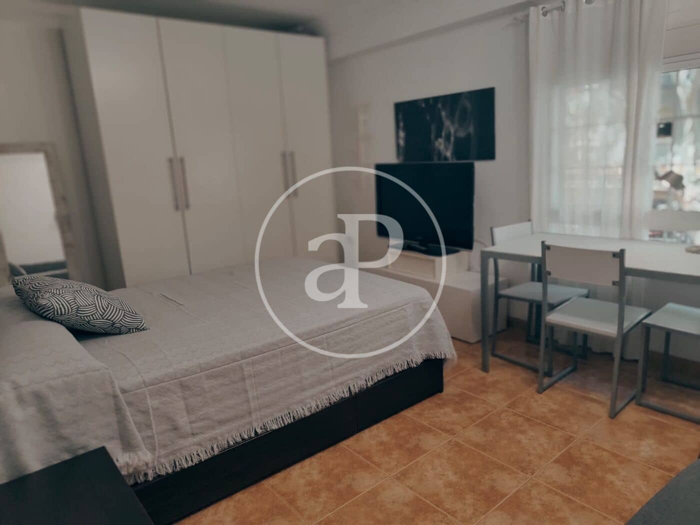 2 bedroom Apartment for rent in Valencia city - € 1,400 (Ref: 10115752)