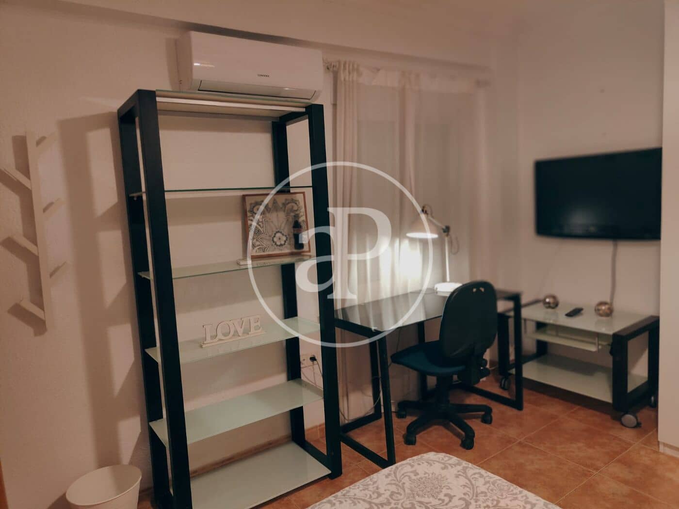 2 bedroom Apartment for rent in Valencia city - € 1,400 (Ref: 10115752)