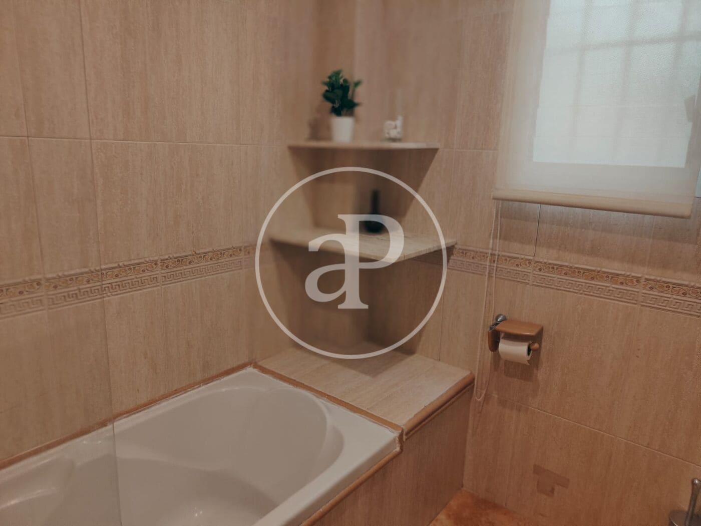 2 bedroom Apartment for rent in Valencia city - € 1,400 (Ref: 10115752)