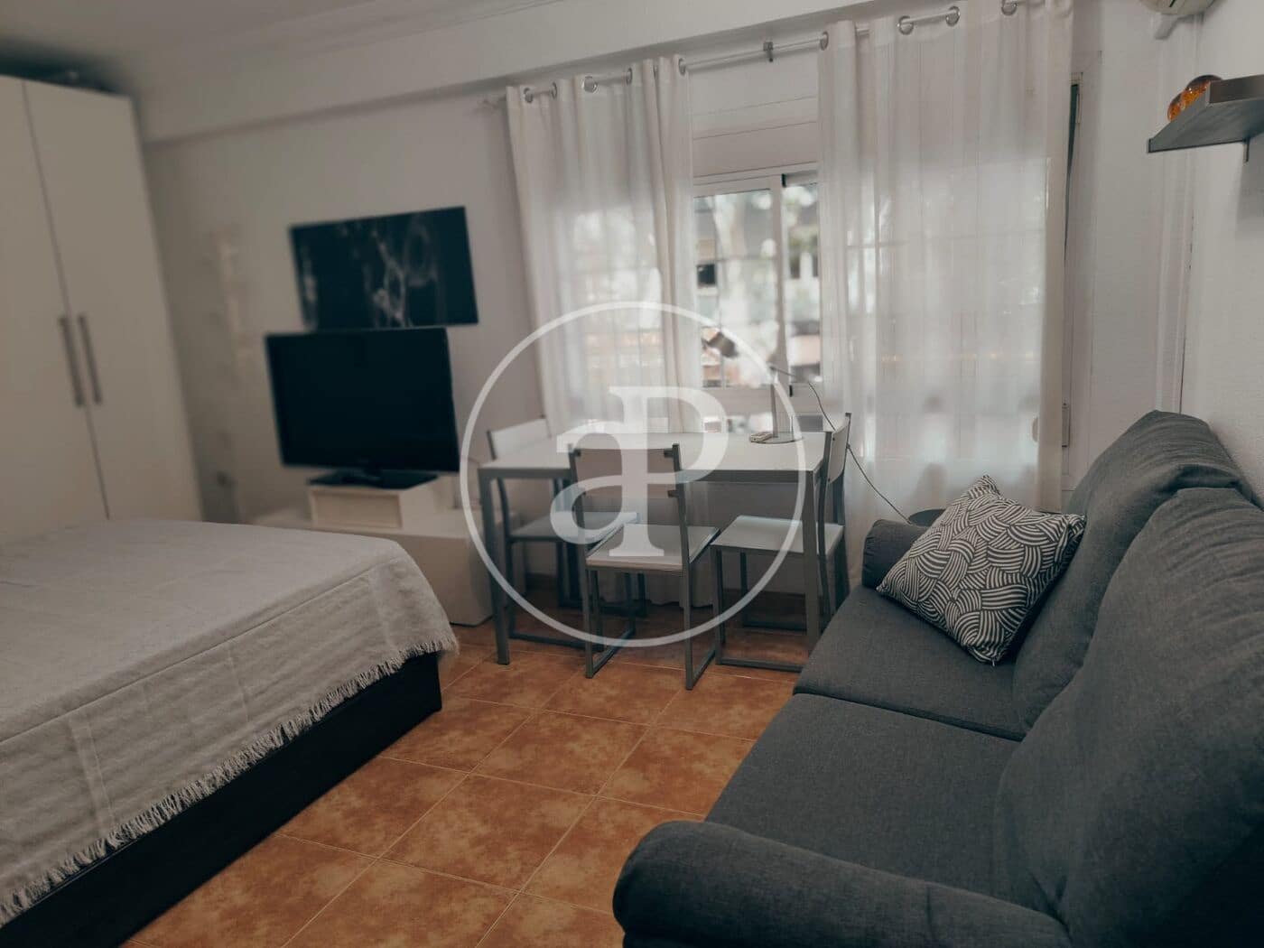 2 bedroom Apartment for rent in Valencia city - € 1,400 (Ref: 10115752)