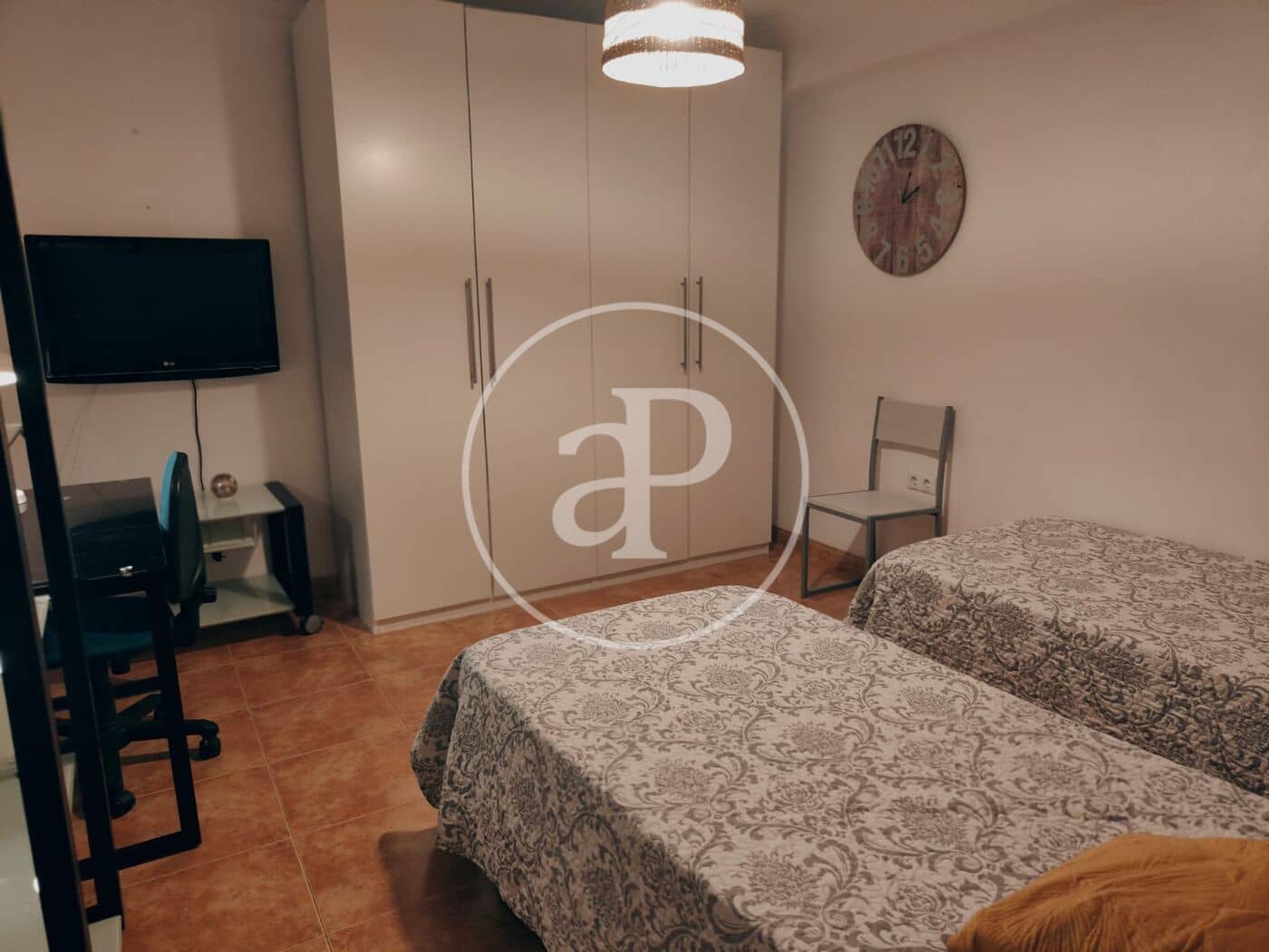 2 bedroom Apartment for rent in Valencia city - € 1,400 (Ref: 10115752)