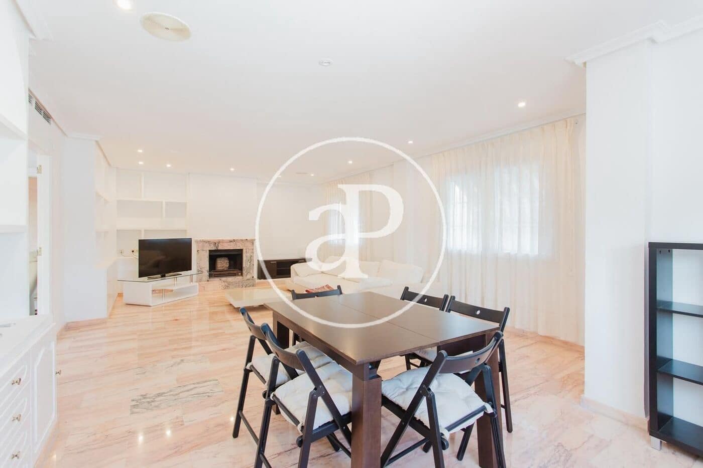 5 bedroom Villa for rent in L'Eliana with pool garage - € 3,500 (Ref: 10120002)
