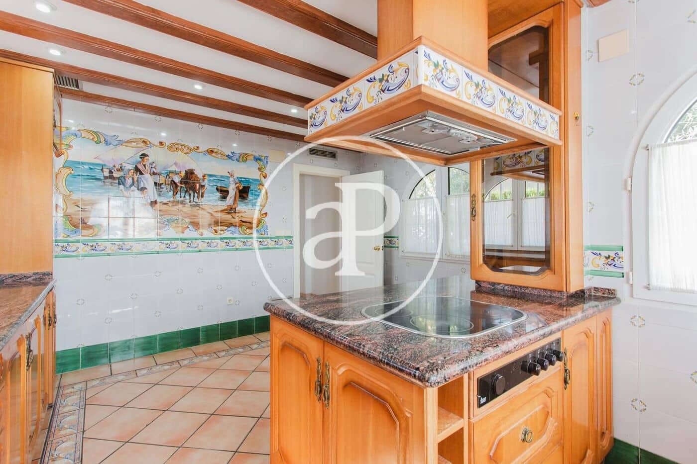 5 bedroom Villa for rent in L'Eliana with pool garage - € 3,500 (Ref: 10120002)