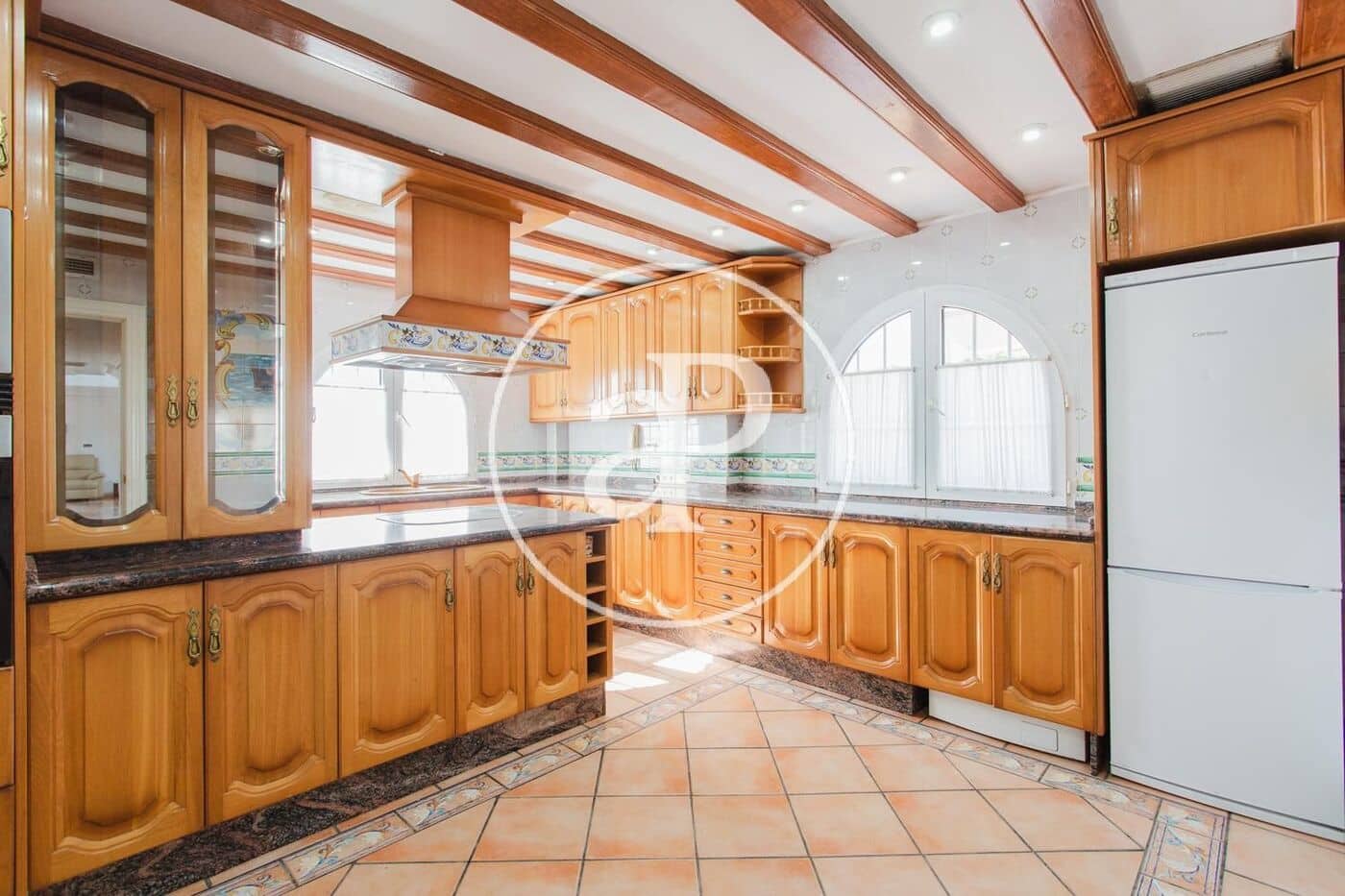 5 bedroom Villa for rent in L'Eliana with pool garage - € 3,500 (Ref: 10120002)