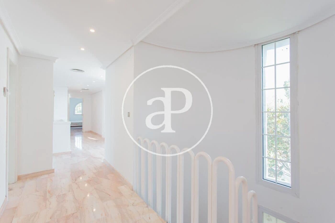 5 bedroom Villa for rent in L'Eliana with pool garage - € 3,500 (Ref: 10120002)