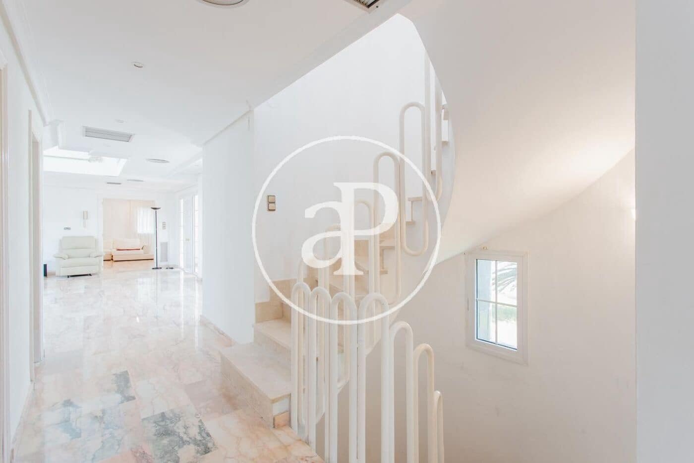 5 bedroom Villa for rent in L'Eliana with pool garage - € 3,500 (Ref: 10120002)