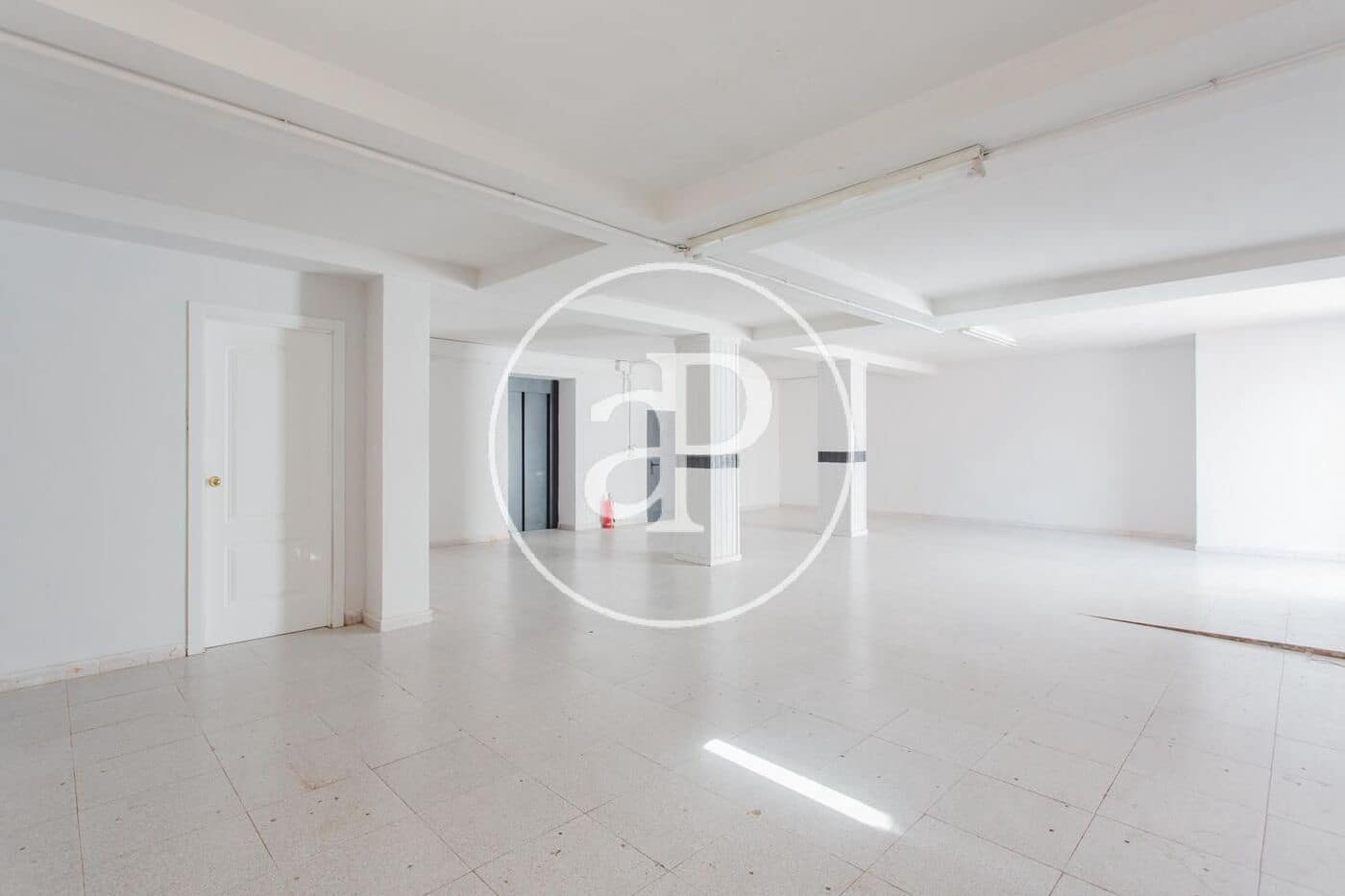 5 bedroom Villa for rent in L'Eliana with pool garage - € 3,500 (Ref: 10120002)