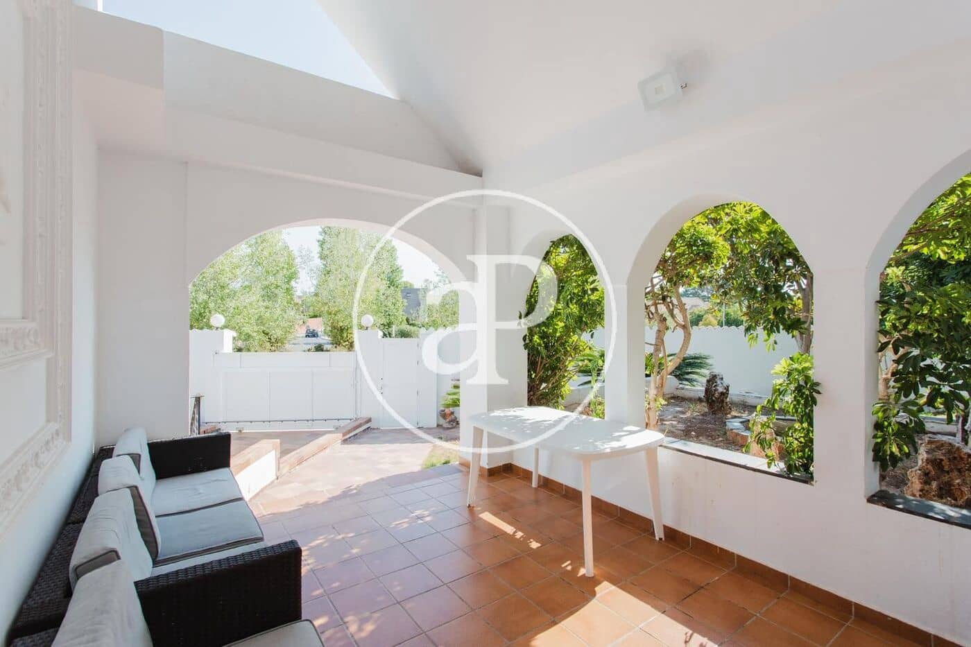5 bedroom Villa for rent in L'Eliana with pool garage - € 3,500 (Ref: 10120002)