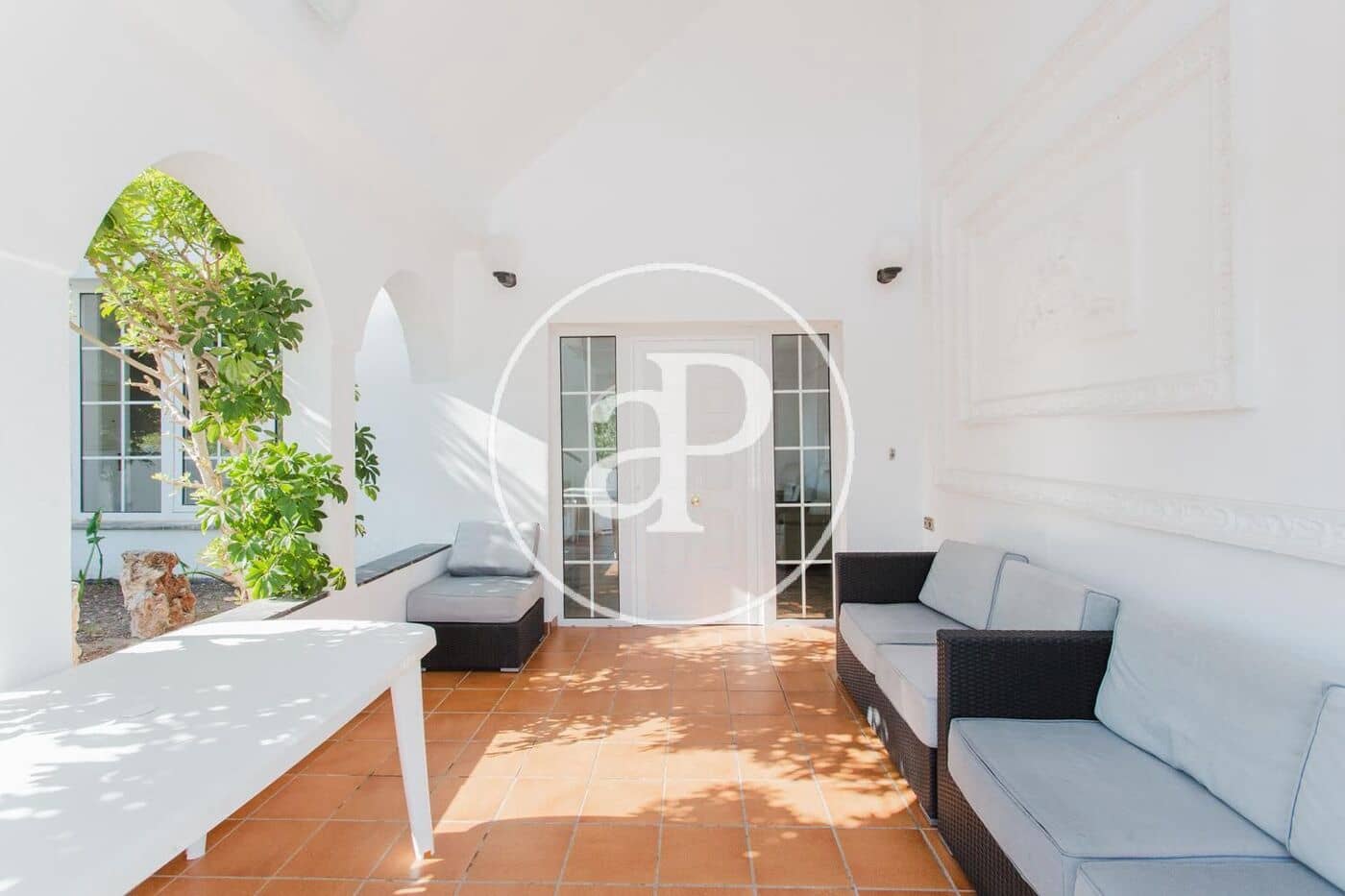 5 bedroom Villa for rent in L'Eliana with pool garage - € 3,500 (Ref: 10120002)