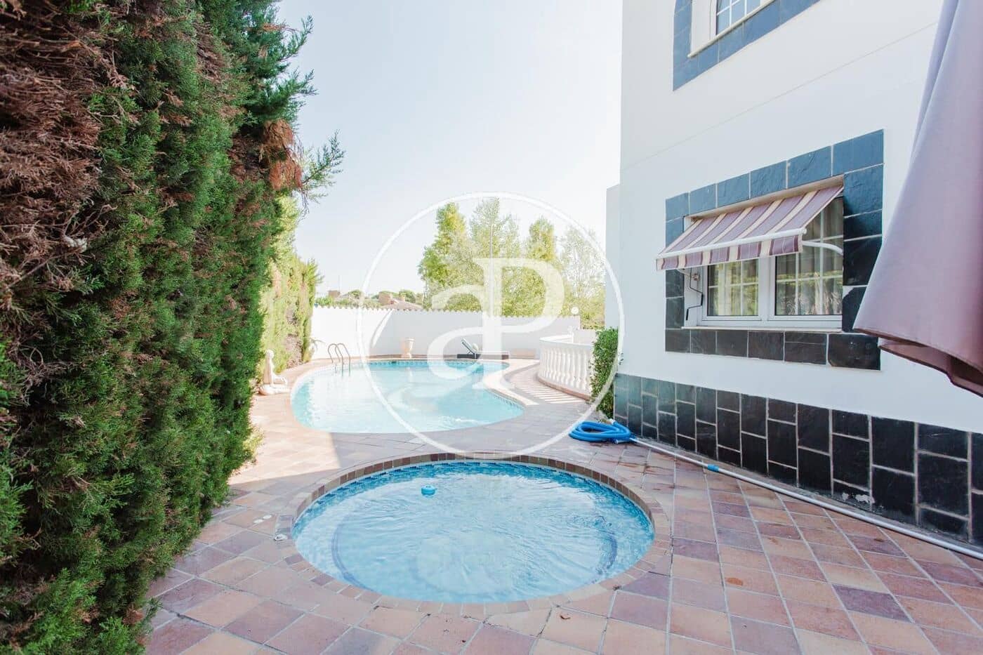 5 bedroom Villa for rent in L'Eliana with pool garage - € 3,500 (Ref: 10120002)
