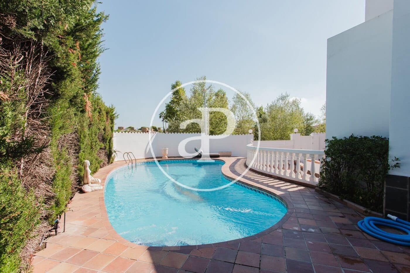 5 bedroom Villa for rent in L'Eliana with pool garage - € 3,500 (Ref: 10120002)