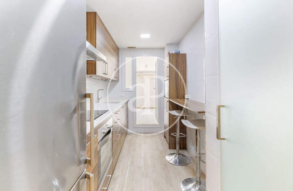 3 quarto Apartamento para arrendar em Valencia cidade com garagem - 1 800 € (Ref: 10120003)