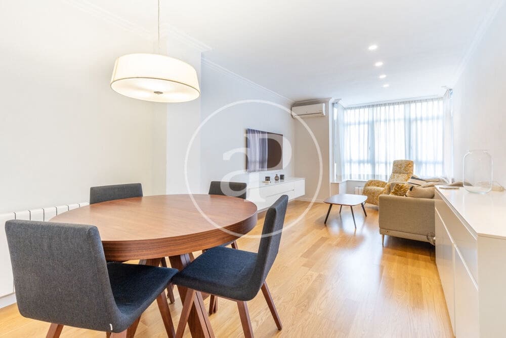 3 quarto Apartamento para arrendar em Valencia cidade com garagem - 1 800 € (Ref: 10120003)