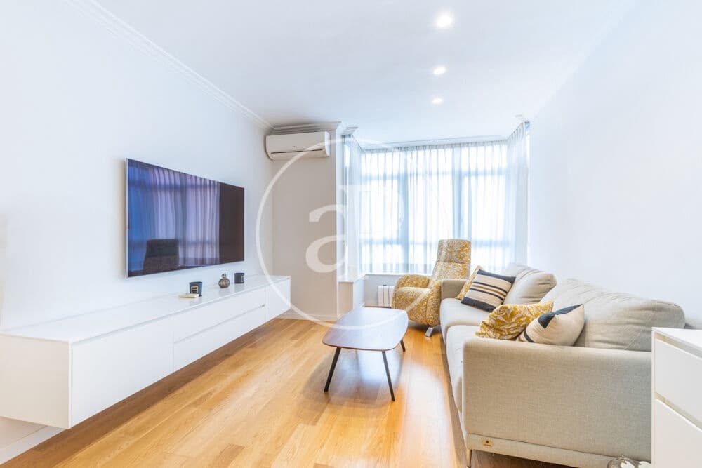 3 quarto Apartamento para arrendar em Valencia cidade com garagem - 1 800 € (Ref: 10120003)