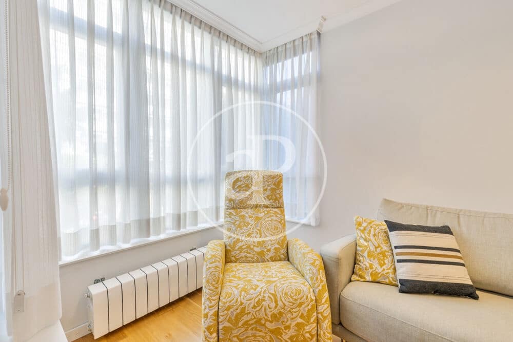 3 quarto Apartamento para arrendar em Valencia cidade com garagem - 1 800 € (Ref: 10120003)