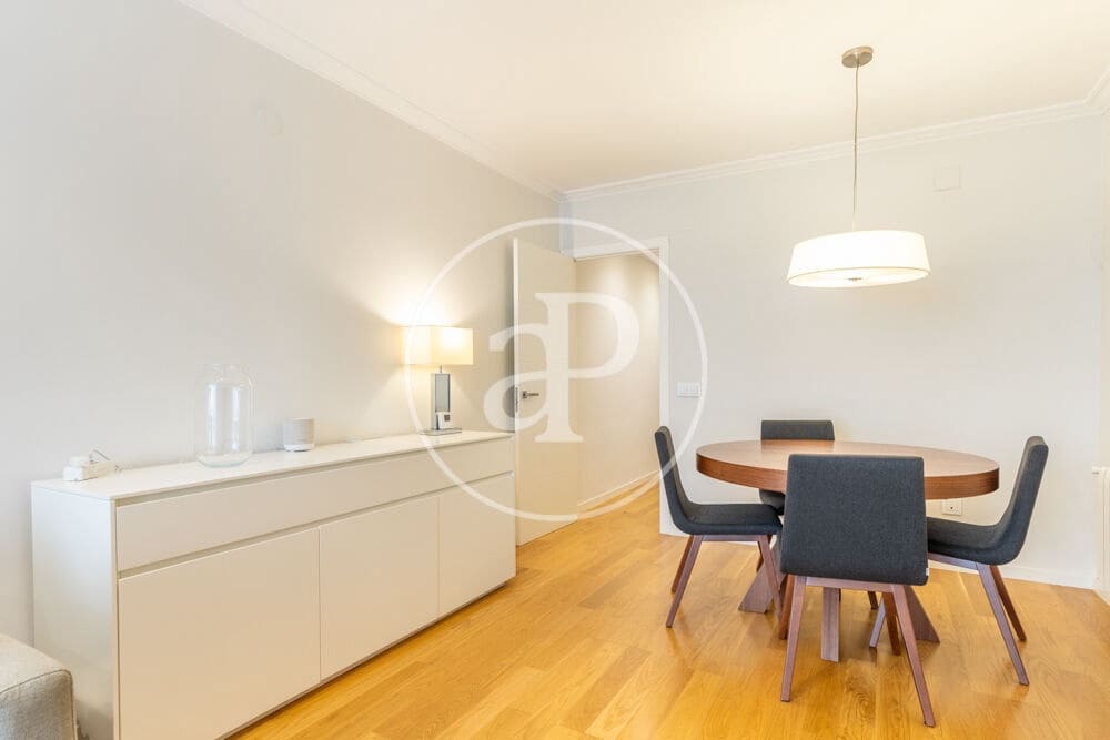 3 quarto Apartamento para arrendar em Valencia cidade com garagem - 1 800 € (Ref: 10120003)