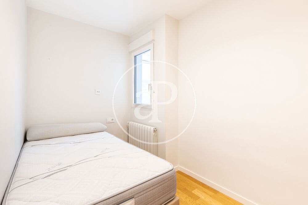 3 quarto Apartamento para arrendar em Valencia cidade com garagem - 1 800 € (Ref: 10120003)