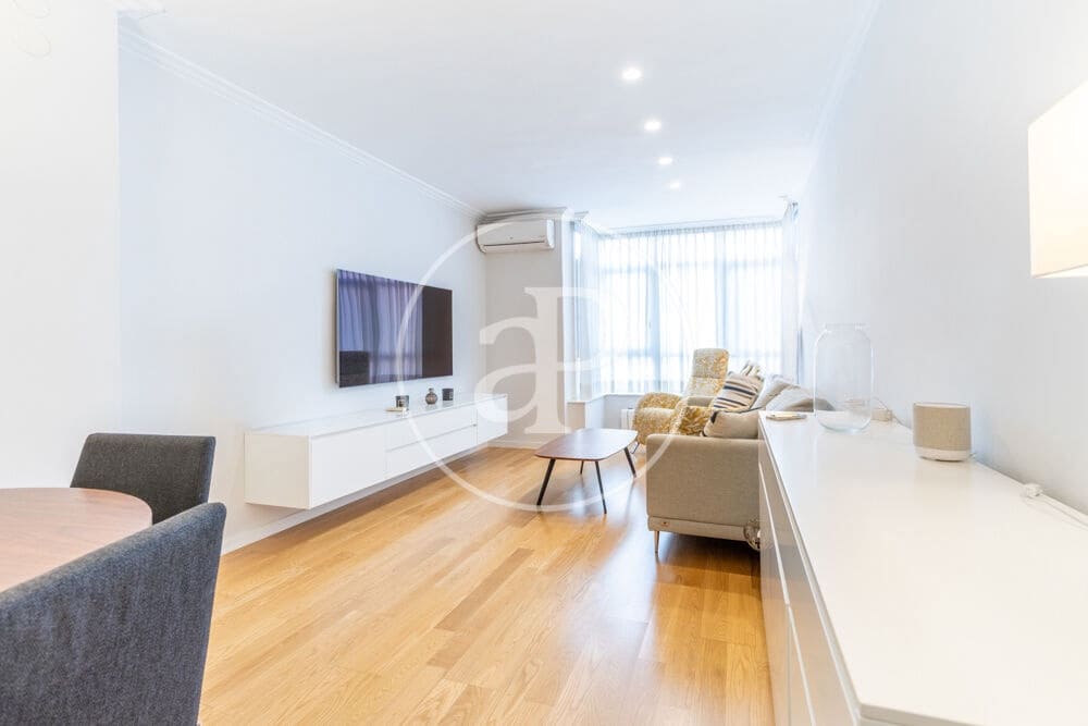 3 quarto Apartamento para arrendar em Valencia cidade com garagem - 1 800 € (Ref: 10120003)