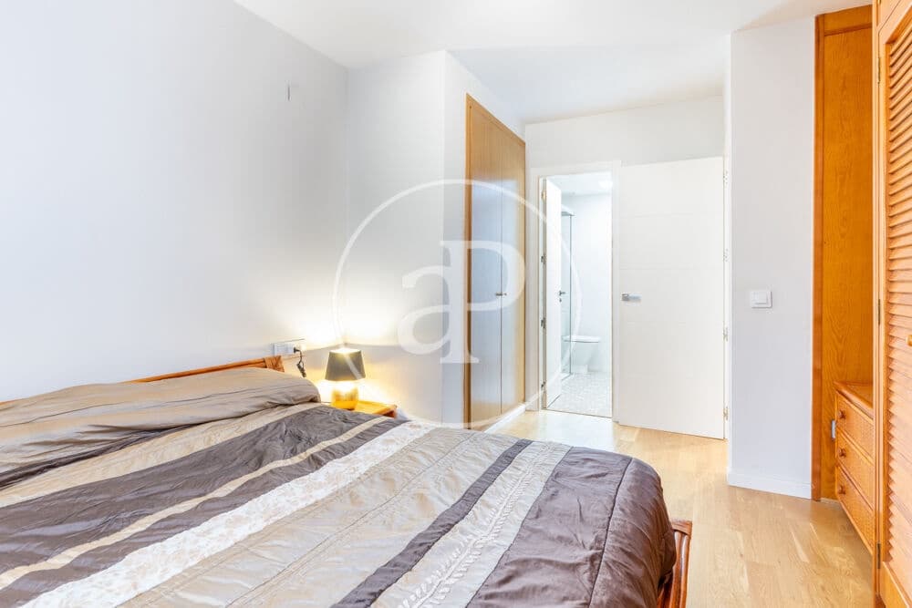 3 quarto Apartamento para arrendar em Valencia cidade com garagem - 1 800 € (Ref: 10120003)