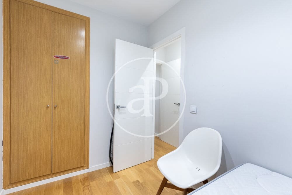3 quarto Apartamento para arrendar em Valencia cidade com garagem - 1 800 € (Ref: 10120003)