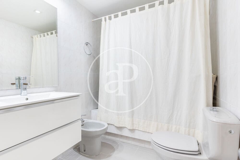 3 quarto Apartamento para arrendar em Valencia cidade com garagem - 1 800 € (Ref: 10120003)