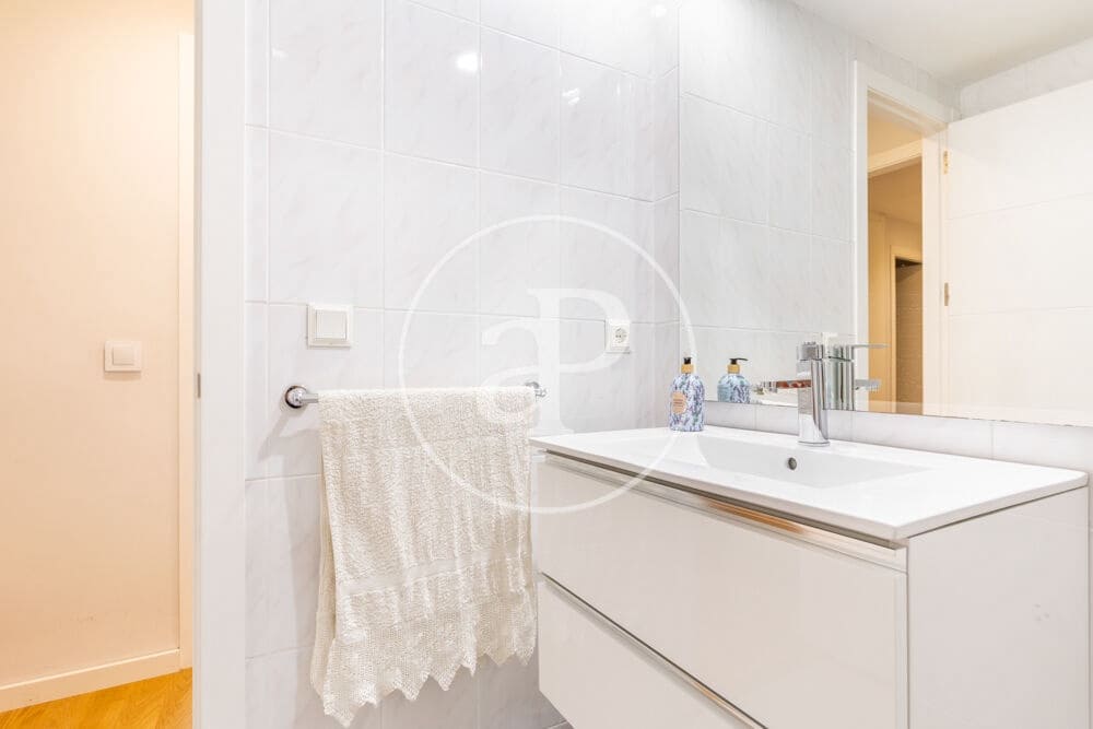 3 quarto Apartamento para arrendar em Valencia cidade com garagem - 1 800 € (Ref: 10120003)