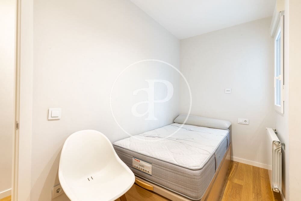 3 quarto Apartamento para arrendar em Valencia cidade com garagem - 1 800 € (Ref: 10120003)