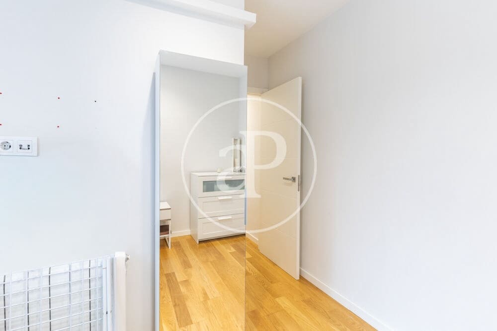 3 quarto Apartamento para arrendar em Valencia cidade com garagem - 1 800 € (Ref: 10120003)
