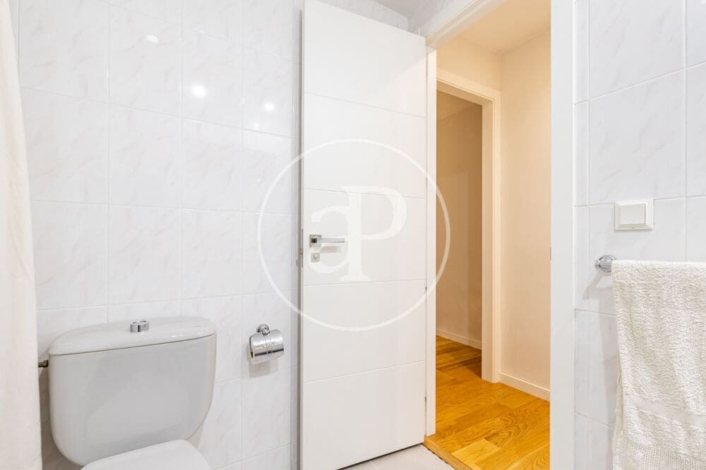 3 quarto Apartamento para arrendar em Valencia cidade com garagem - 1 800 € (Ref: 10120003)