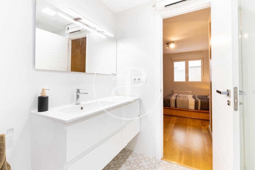 3 quarto Apartamento para arrendar em Valencia cidade com garagem - 1 800 € (Ref: 10120003)