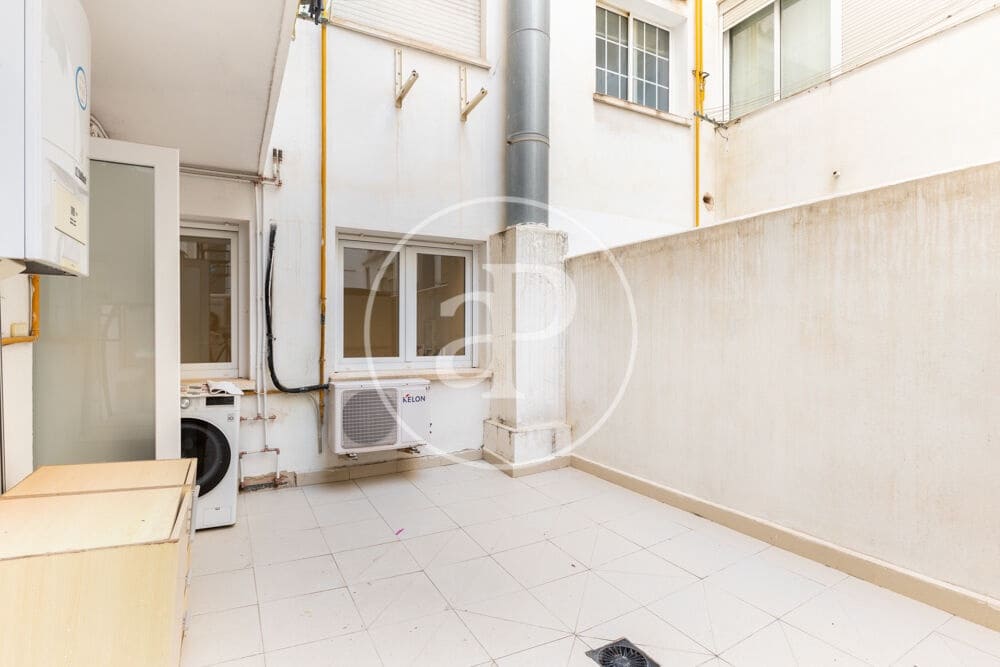 3 quarto Apartamento para arrendar em Valencia cidade com garagem - 1 800 € (Ref: 10120003)