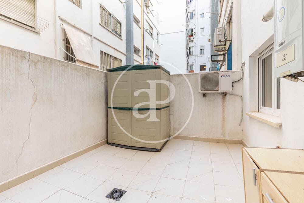 3 quarto Apartamento para arrendar em Valencia cidade com garagem - 1 800 € (Ref: 10120003)
