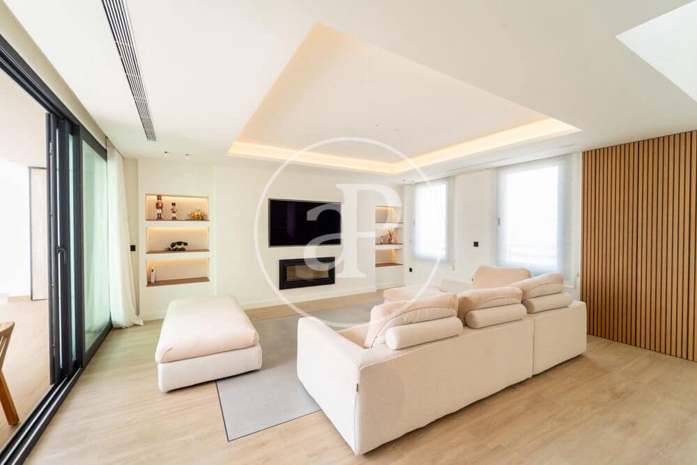 4 slaapkamer Villa te koop in Alicante stad met zwembad - € 900.000 (Ref: 10120004)