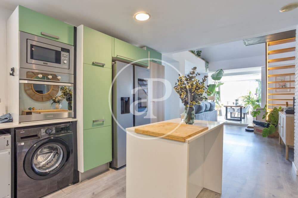 2 quarto Penthouse para arrendar em Valencia cidade - 2 200 € (Ref: 10124487)
