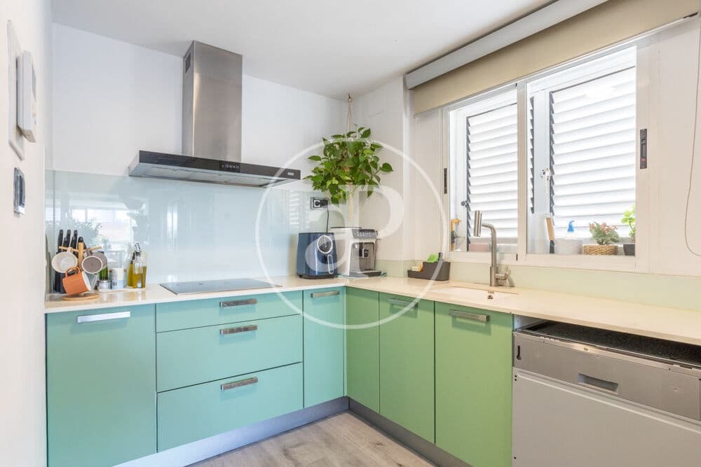 2 quarto Penthouse para arrendar em Valencia cidade - 2 200 € (Ref: 10124487)