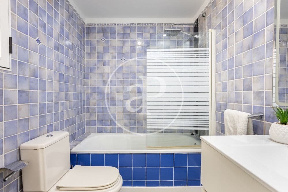 2 quarto Penthouse para arrendar em Valencia cidade - 2 200 € (Ref: 10124487)