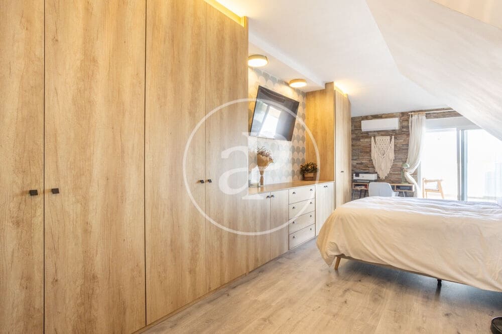 2 quarto Penthouse para arrendar em Valencia cidade - 2 200 € (Ref: 10124487)