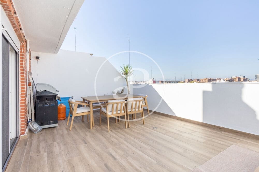 2 quarto Penthouse para arrendar em Valencia cidade - 2 200 € (Ref: 10124487)