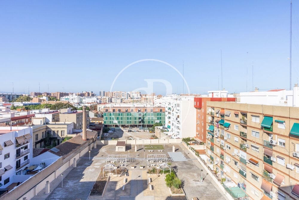 2 quarto Penthouse para arrendar em Valencia cidade - 2 200 € (Ref: 10124487)