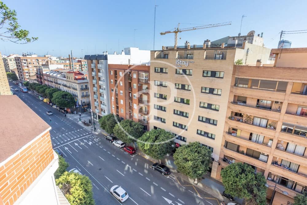 2 quarto Penthouse para arrendar em Valencia cidade - 2 200 € (Ref: 10124487)