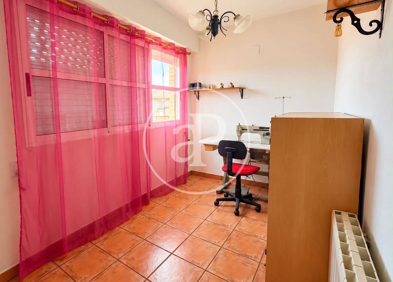 5 Zimmer Villa zu verkaufen in Pedralba mit Garage - 189.999 € (Ref: 10129342)