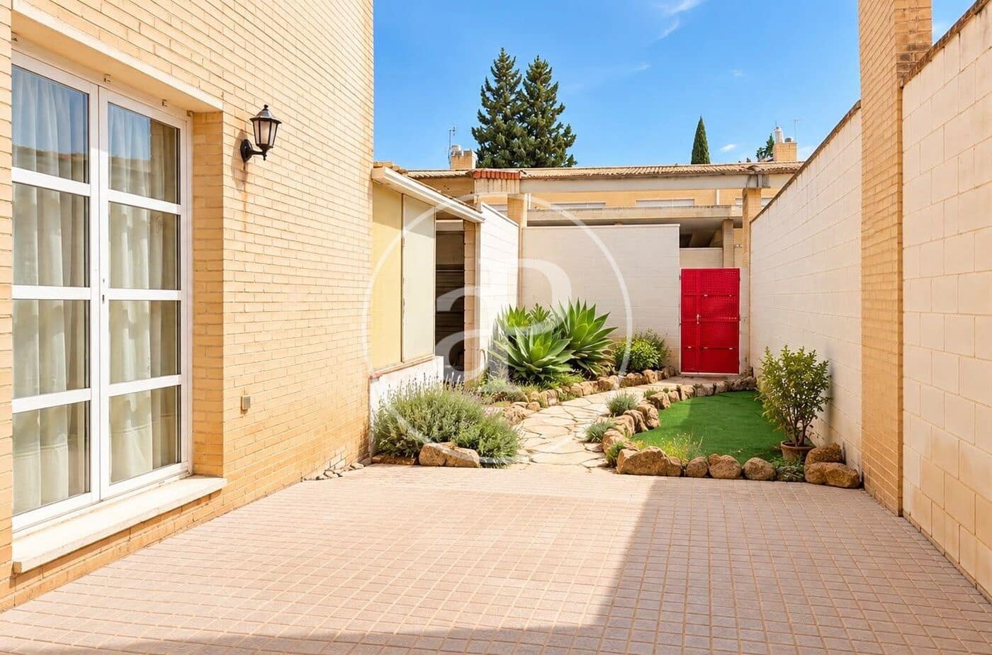 5 Zimmer Villa zu verkaufen in Pedralba mit Garage - 189.999 € (Ref: 10129342)