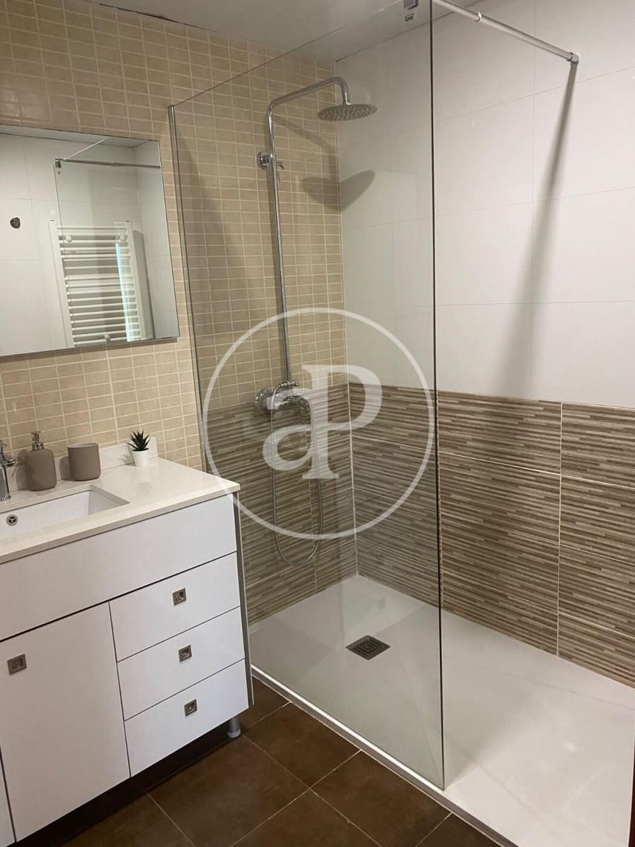 2 soverom Leilighet til salgs i Valencia by med svømmebasseng garasje - € 598 000 (Ref: 10129344)