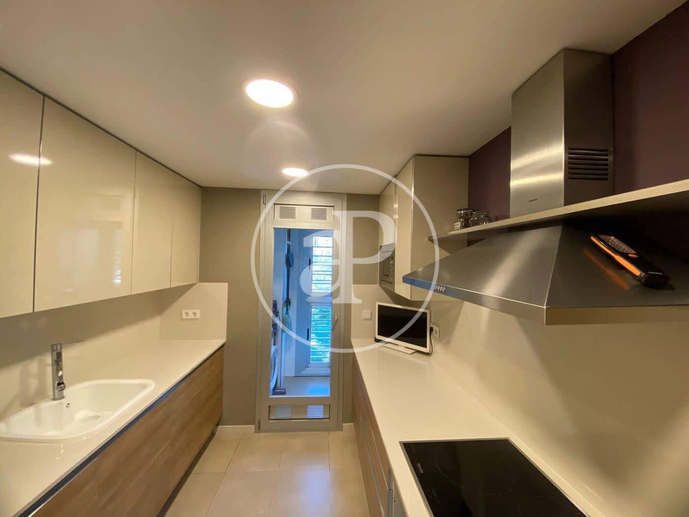 2 soverom Leilighet til salgs i Valencia by med svømmebasseng garasje - € 598 000 (Ref: 10129344)