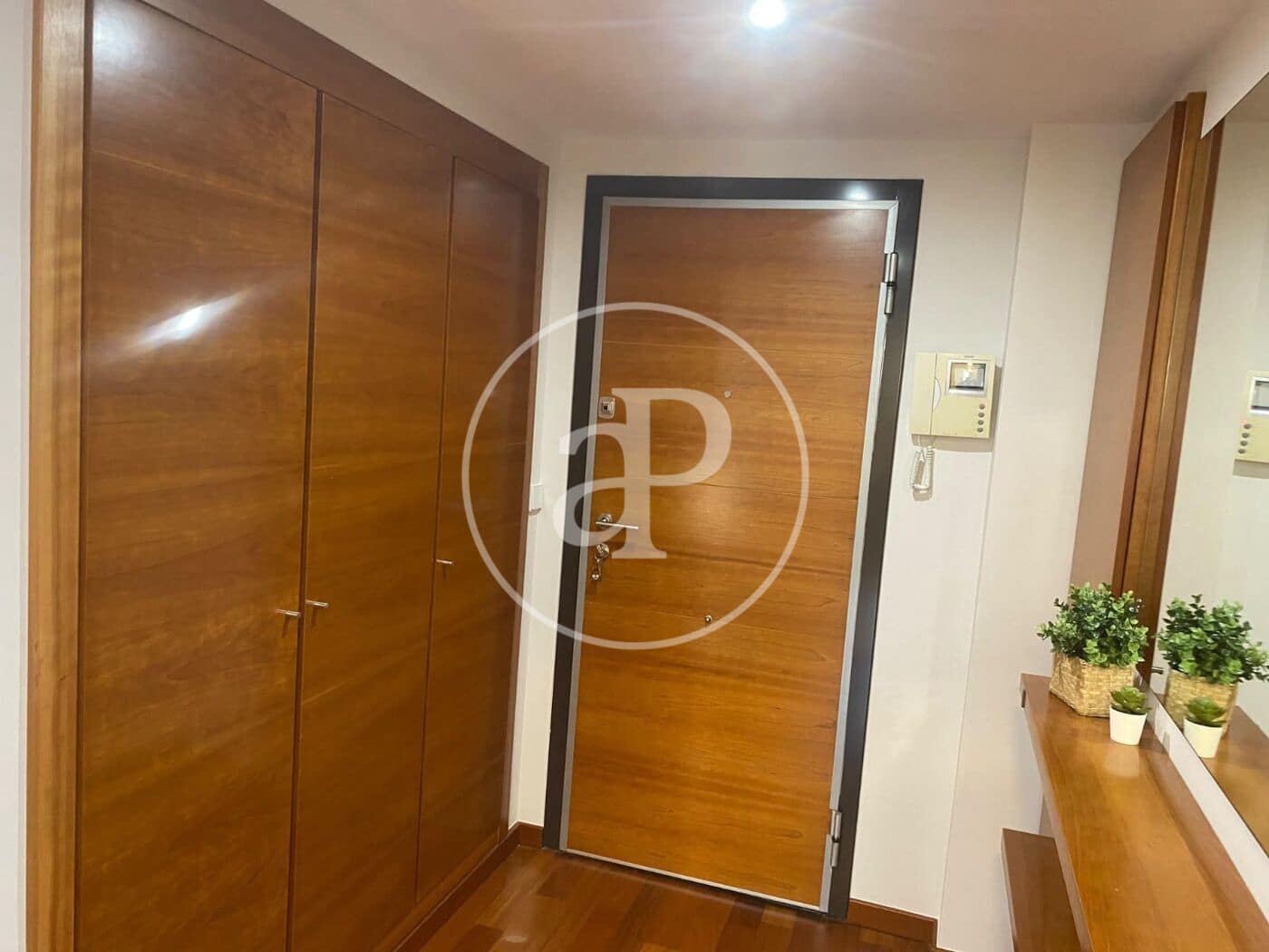 2 soverom Leilighet til salgs i Valencia by med svømmebasseng garasje - € 598 000 (Ref: 10129344)