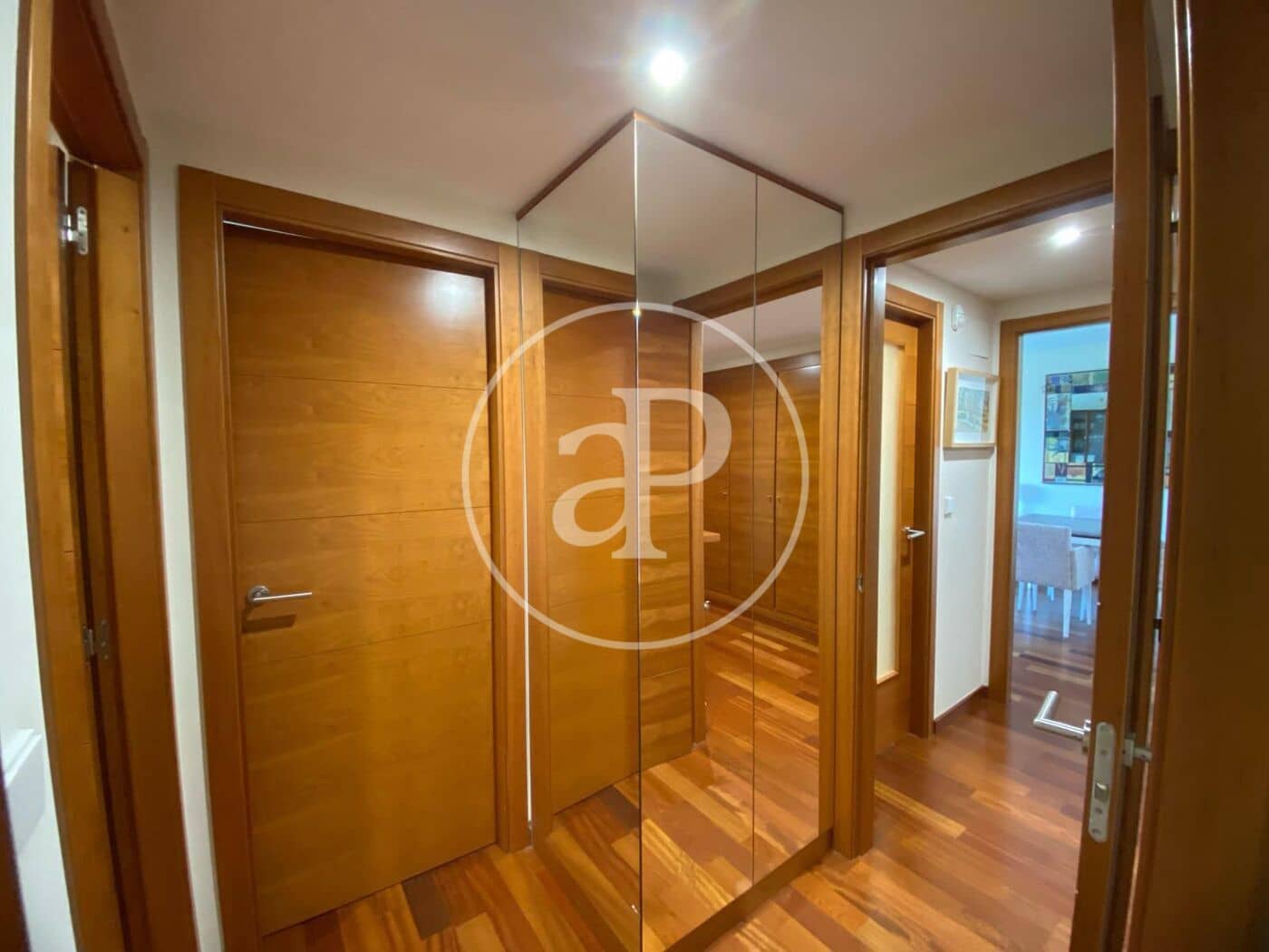 2 soverom Leilighet til salgs i Valencia by med svømmebasseng garasje - € 598 000 (Ref: 10129344)