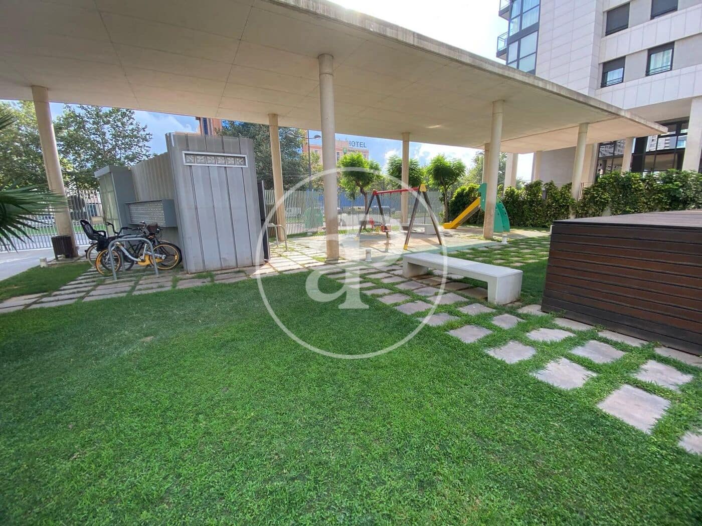 2 soverom Leilighet til salgs i Valencia by med svømmebasseng garasje - € 598 000 (Ref: 10129344)